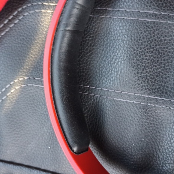 Lightly used SOL REPUBLIC red headphones working great with the original cable - Picture 4 of 5